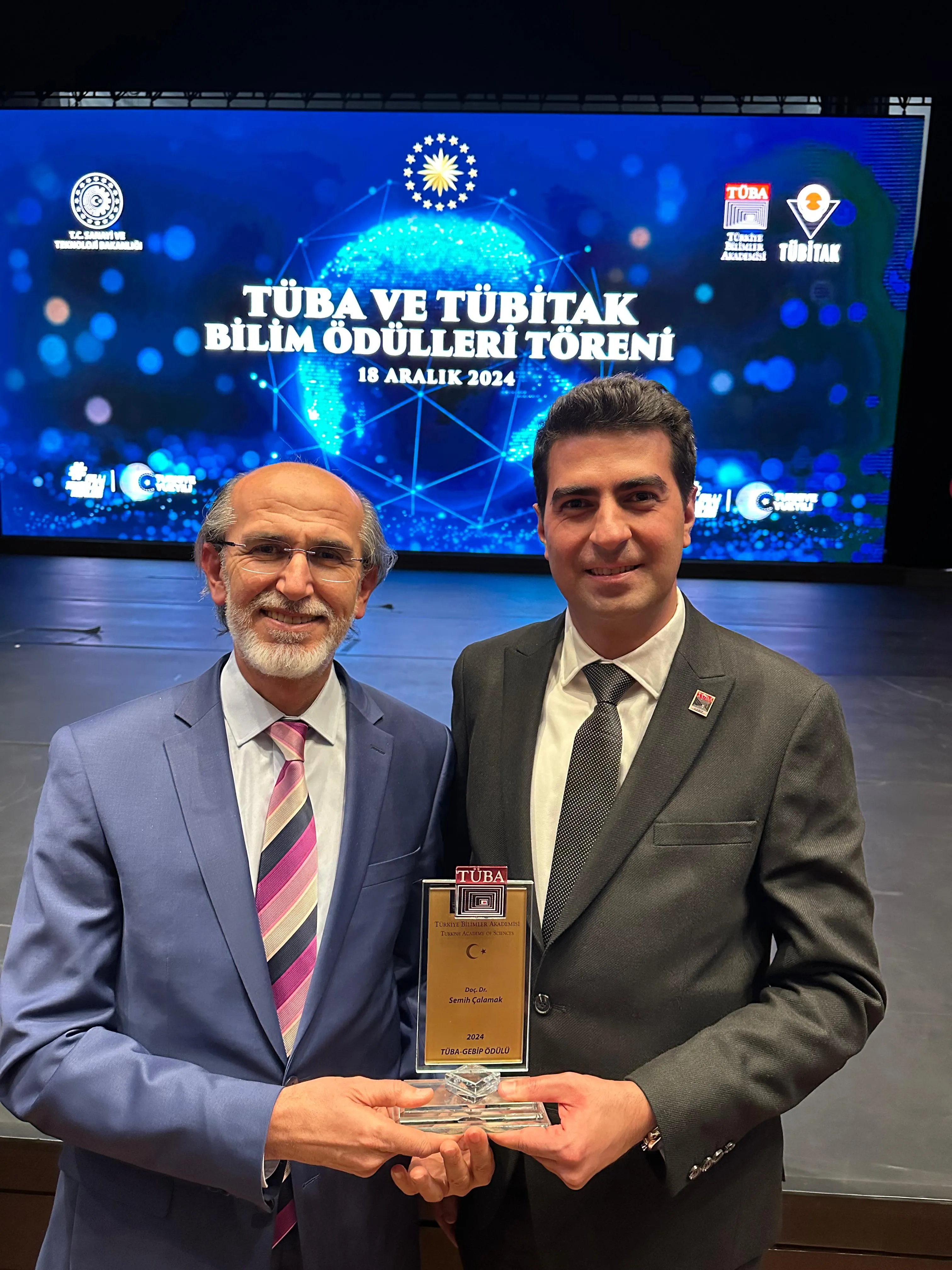 Doç. Dr. Semih ÇALAMAK'a Üstün Başarılı Genç Bilim İnsanı Ödülü